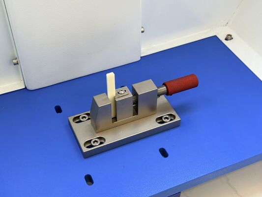 Izod Impact Tester HT-1843-5.5D HT-1843-22D HT-1843-5.5-22D, используется для проверки воздействия на воздух.